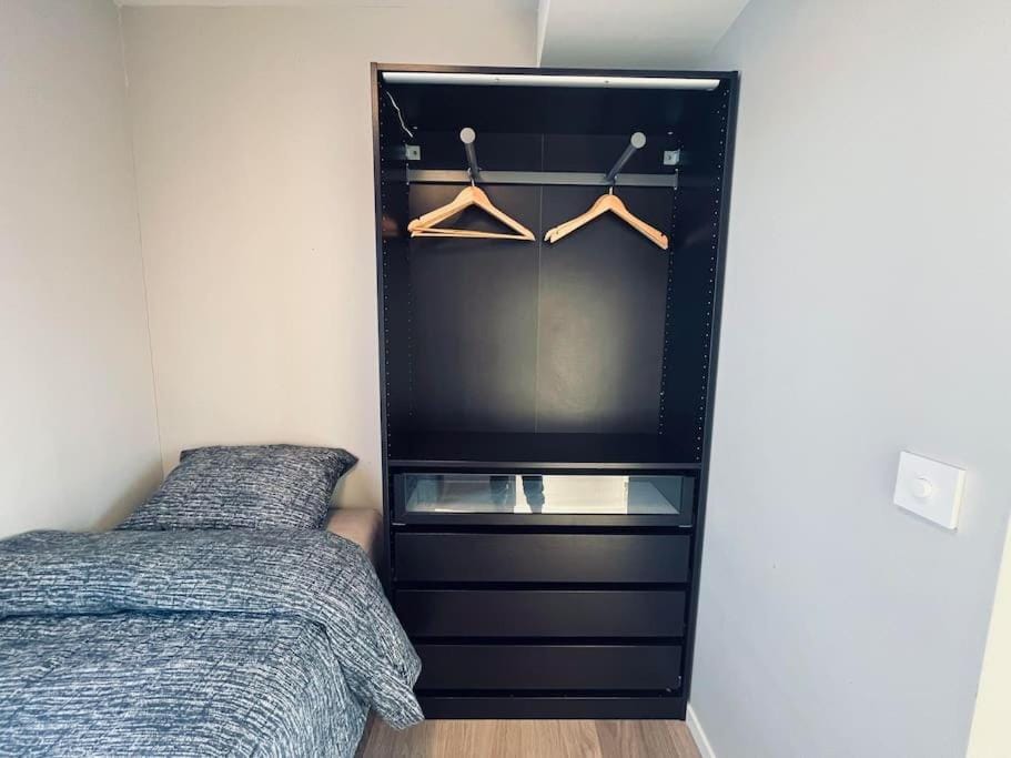 Bed, Bedroom, wardrobe