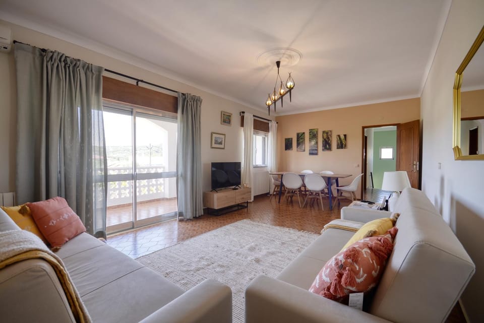 Communal lounge/ TV room, TV and multimedia, Living room, Seating area