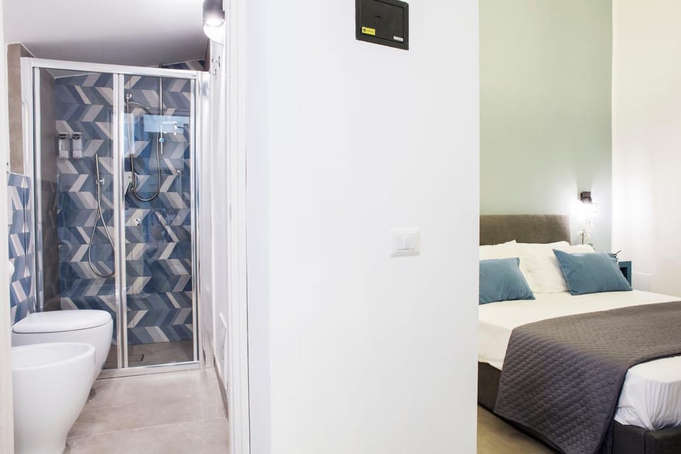 Bed, Bathroom, Bedroom, towels