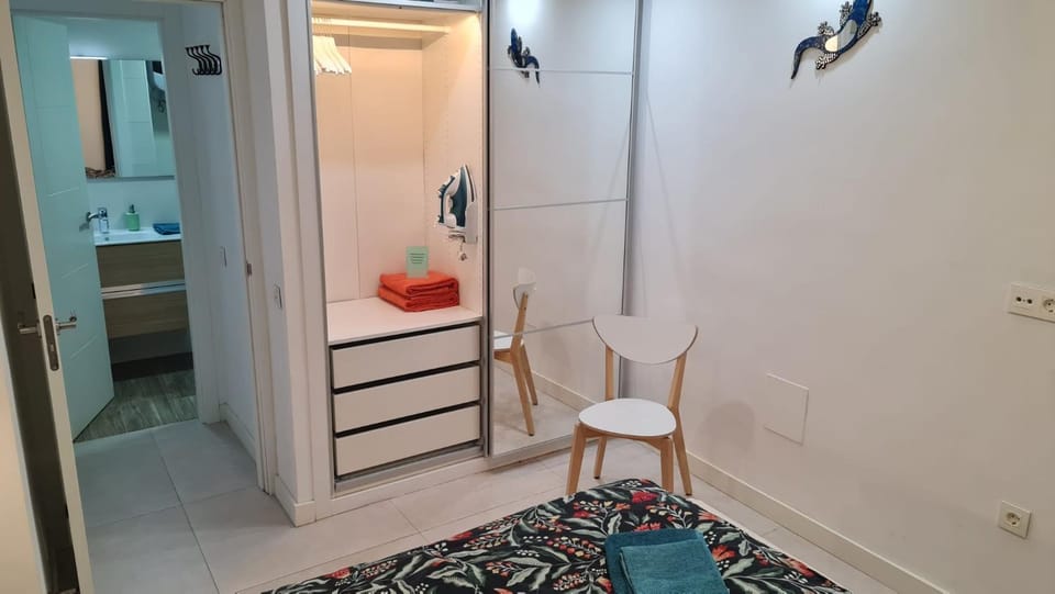 Bedroom, wardrobe