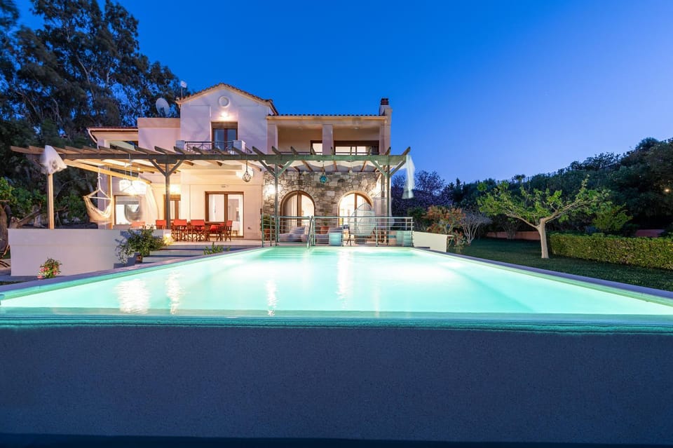 Property building, Pool view