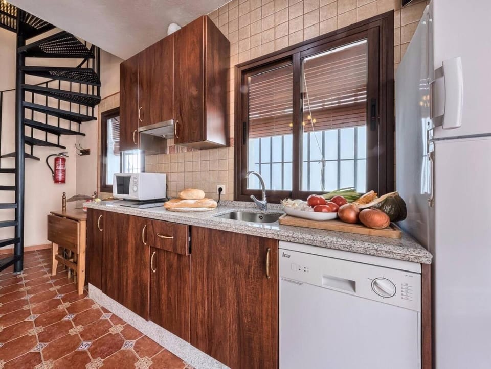 Kitchen or kitchenette, Living room