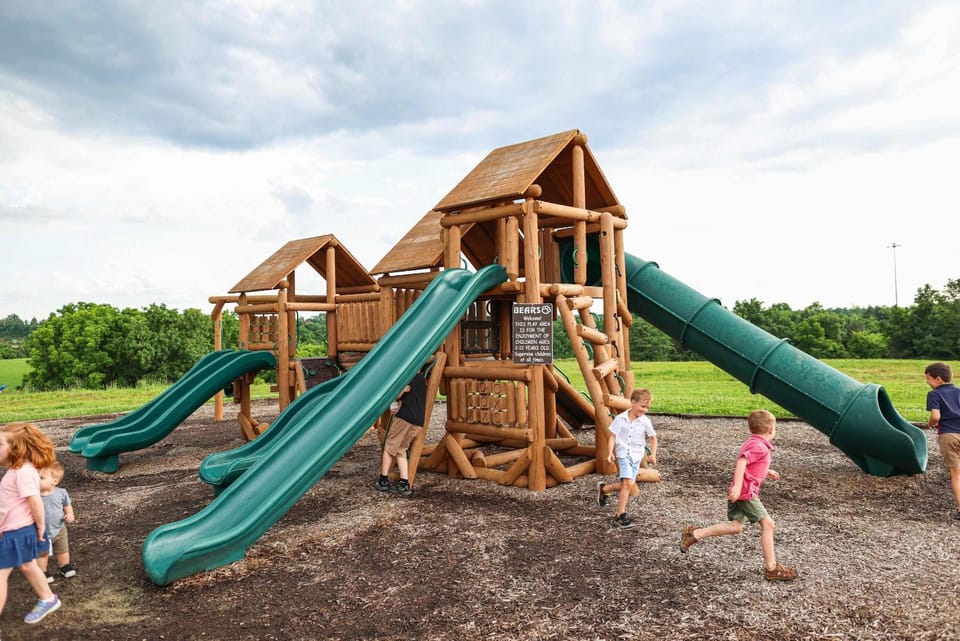 The Lodges at Eden Reserve - Pet Friendly Cabins Near Ark Cabin in Williamstown