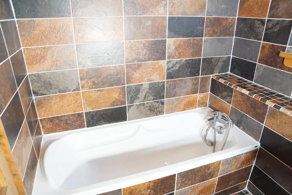 Bathroom, Living room