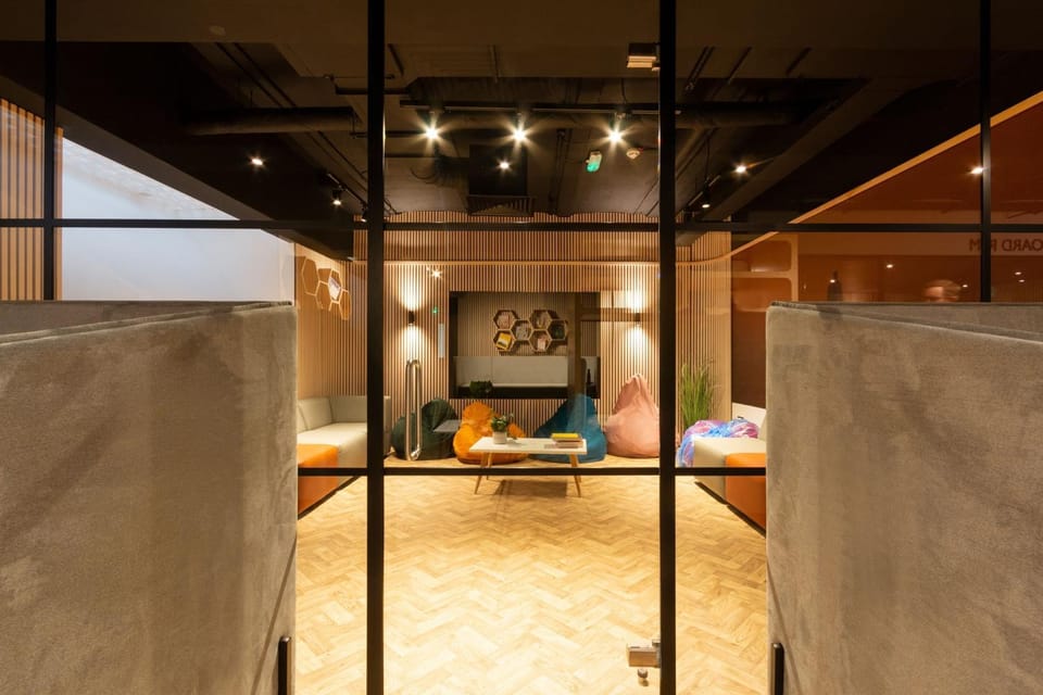 Communal lounge/ TV room