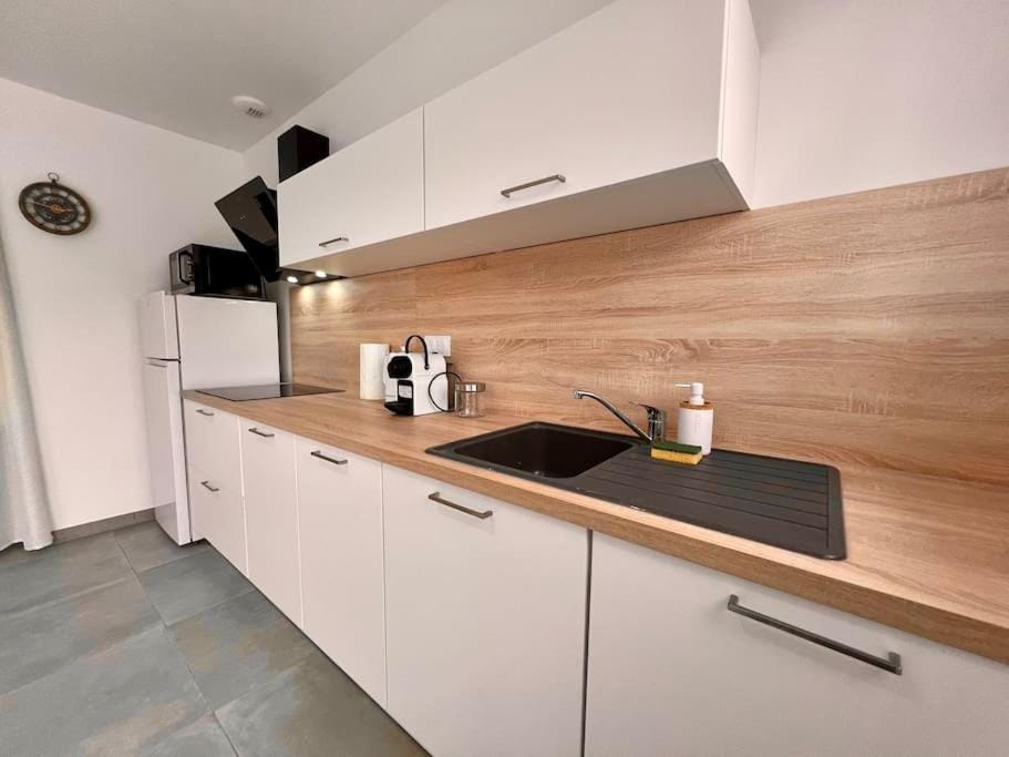 Appart Climatisé 4prsn Proche Chateaufarine Apartment in Jura
