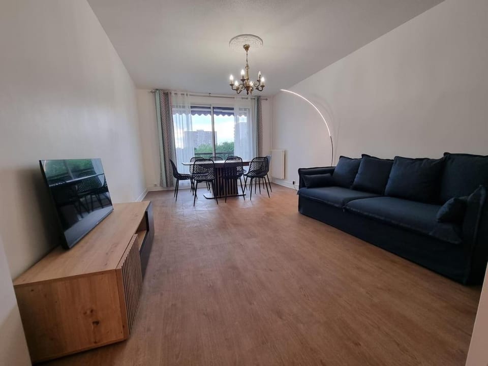 Grand appartement 3 chambres Disney - Paris - 82m2 Apartment in Gagny