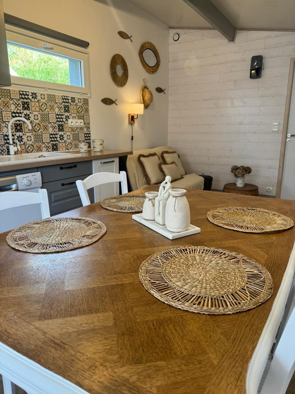 Living room, Dining area