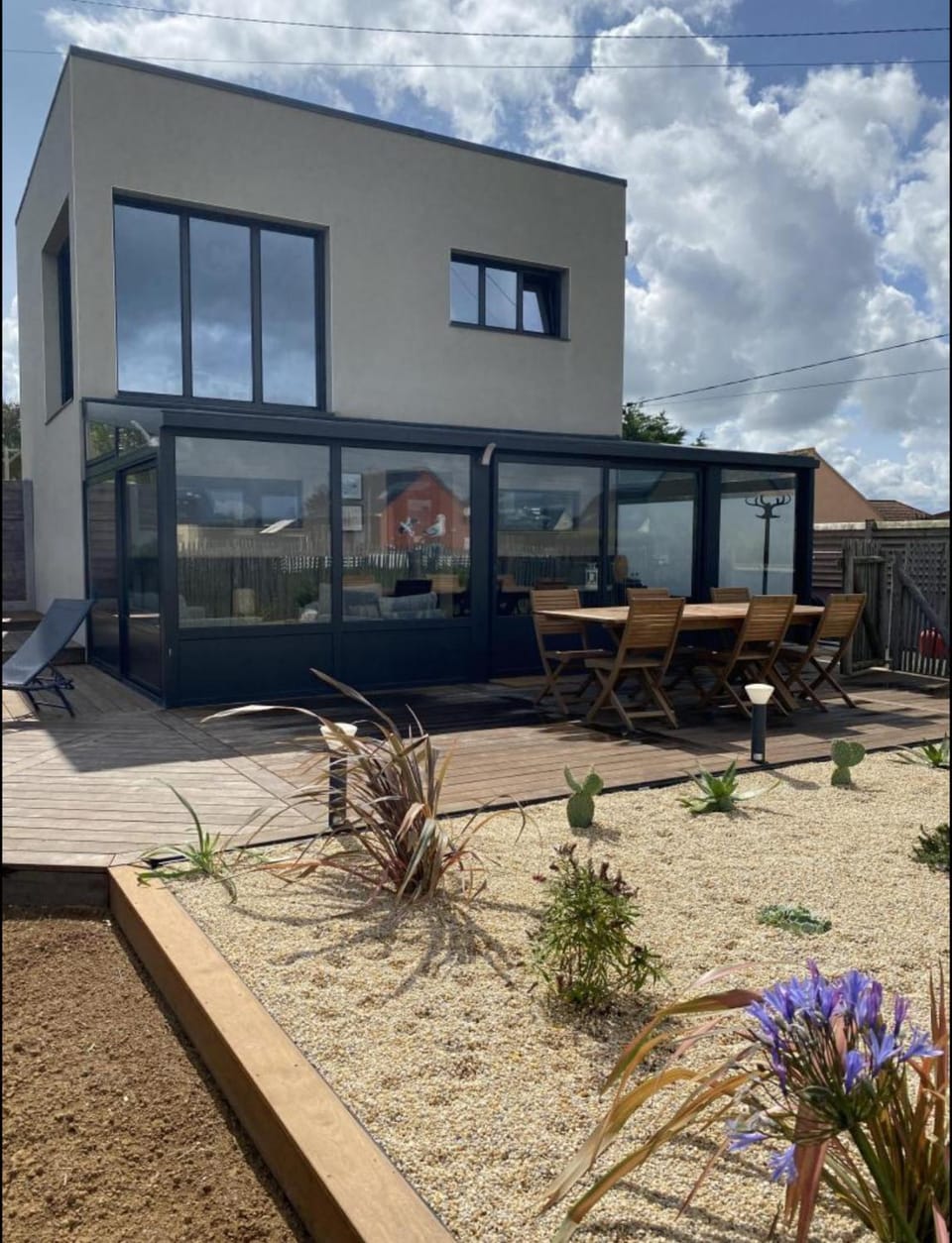 Property building, Patio, Garden, Garden view