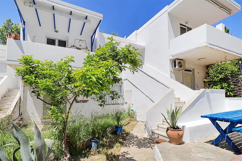 Property building, Garden, View (from property/room), Balcony/Terrace, Garden view