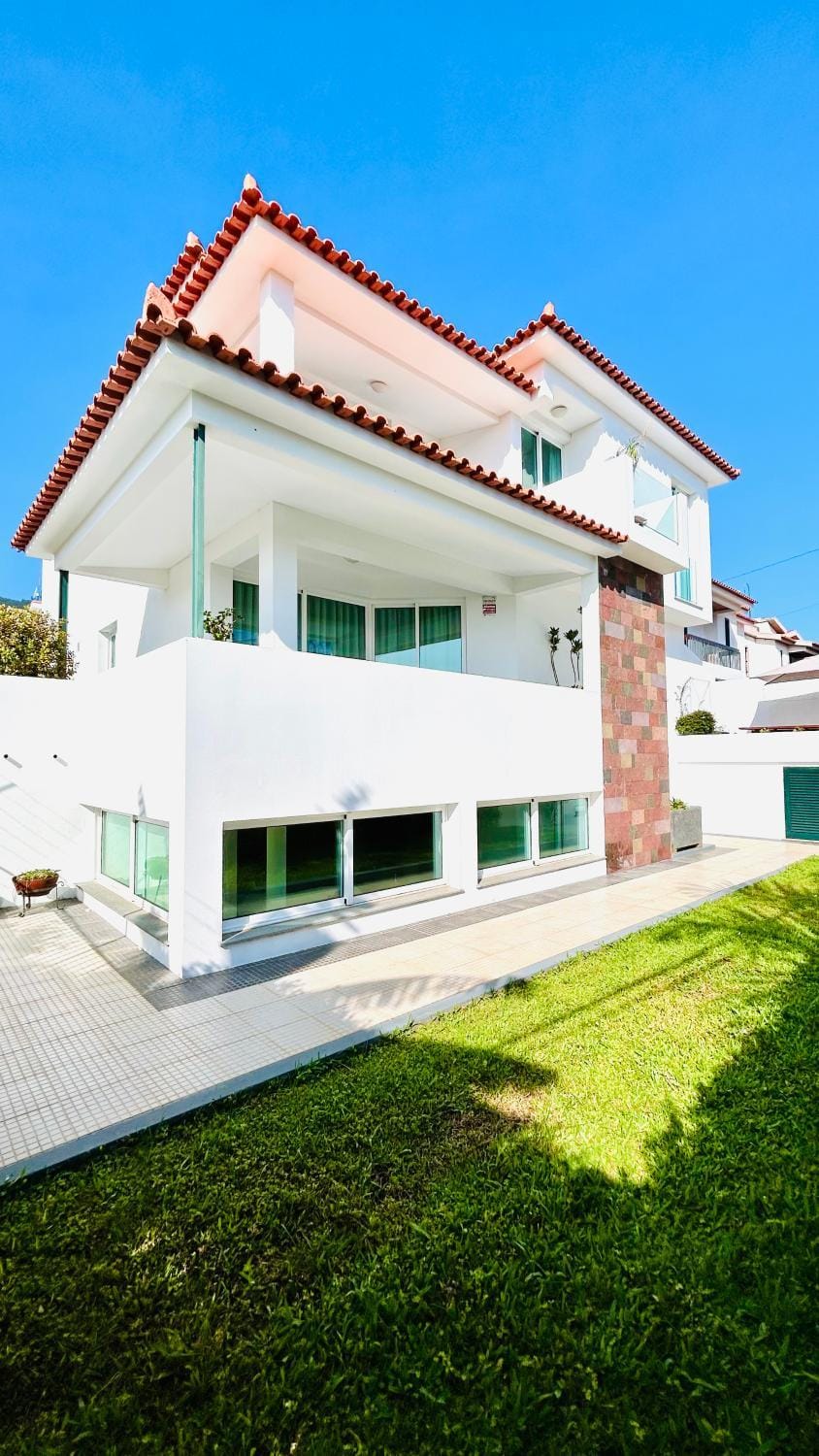 Property building, Garden, Garden view