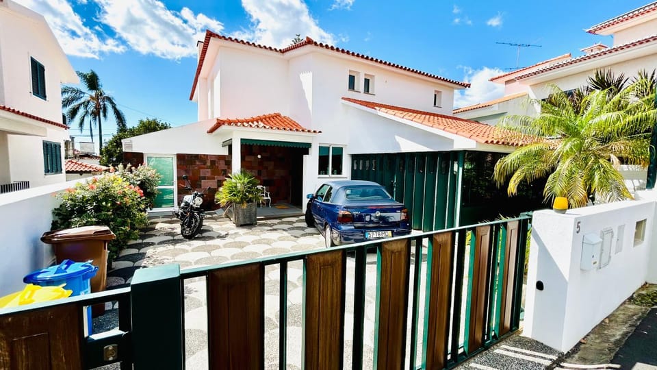 Property building, Street view, Parking