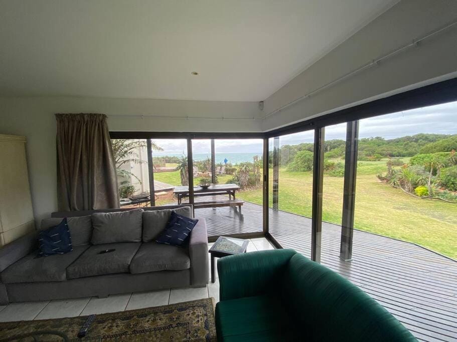Luxury 3 Bedroom Beach House on Supertubes Villa in Eastern Cape