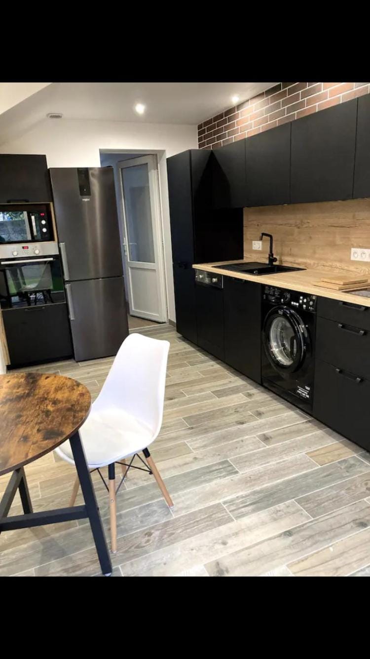 dishwasher, oven, pet friendly, stove, washing machine