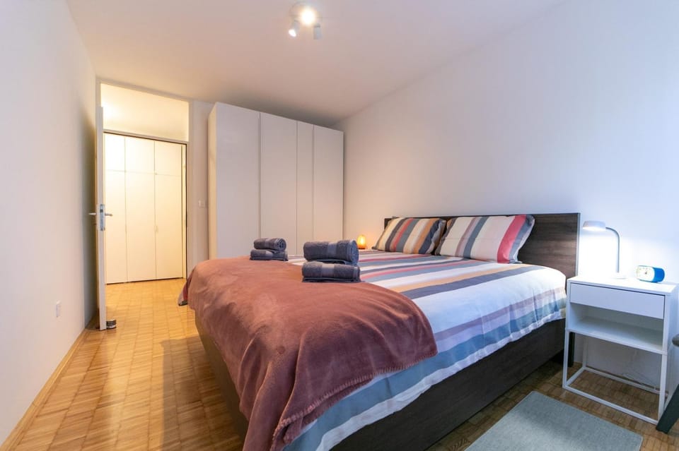 Bed, Bedroom, wardrobe