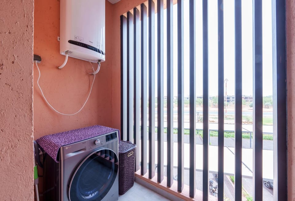 Communal lounge/ TV room, Evening entertainment, washing machine, dryer, air conditioner