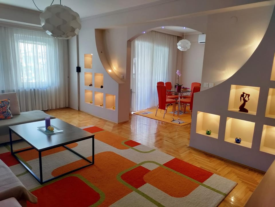 Living room, Seating area, Dining area