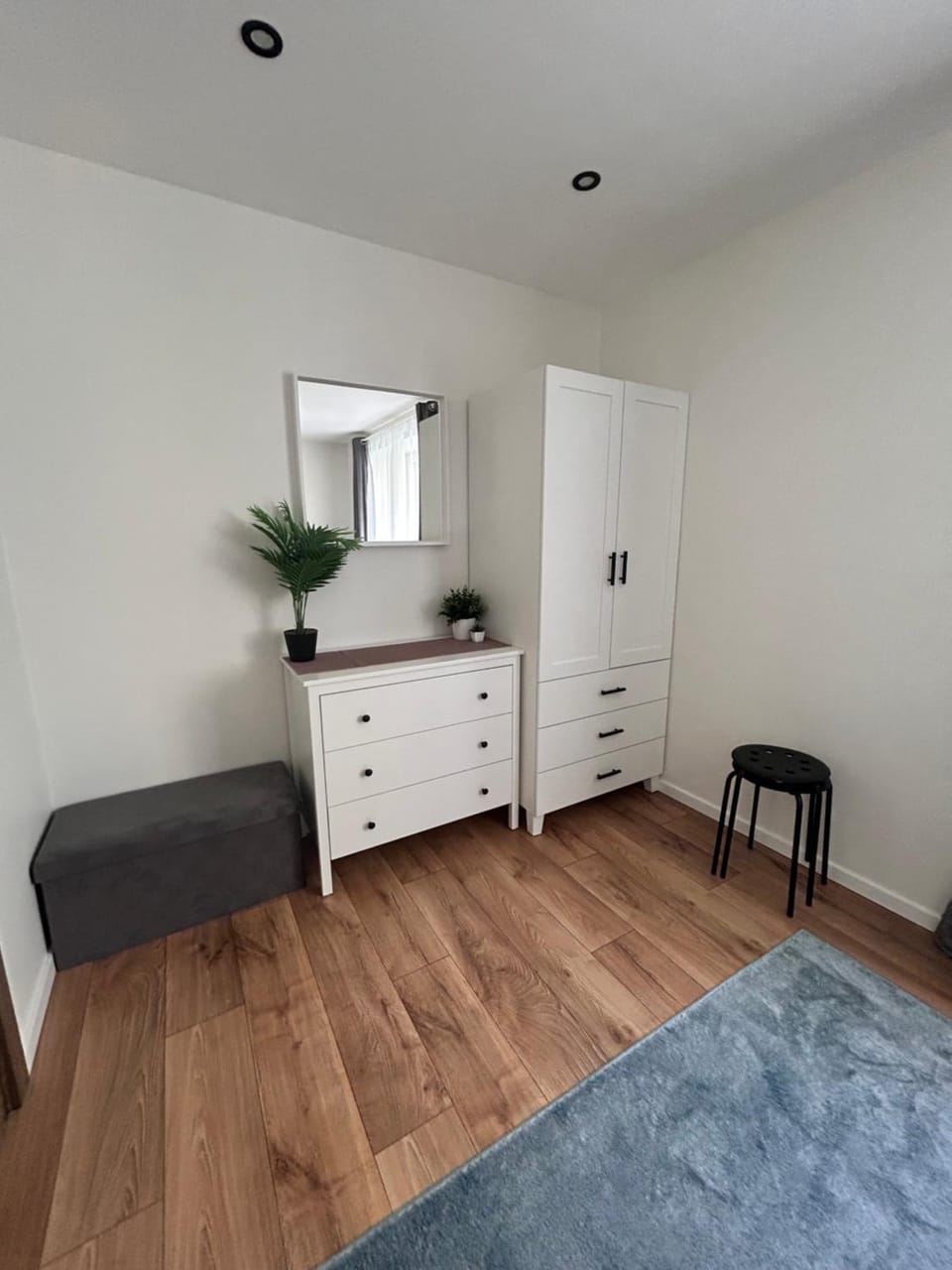 Bedroom, wardrobe