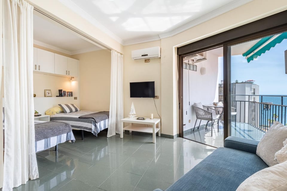 Balcony/Terrace, Living room, Photo of the whole room, Bedroom, Sea view, air conditioner