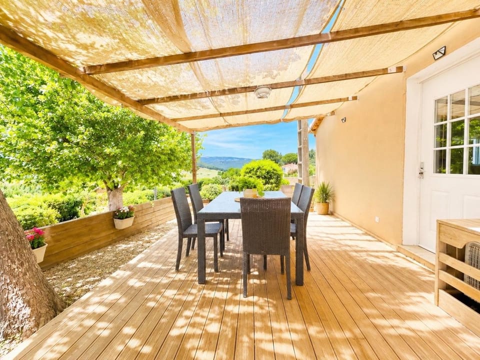 Maison climatisée avec piscine proche bandol House in Le Beausset
