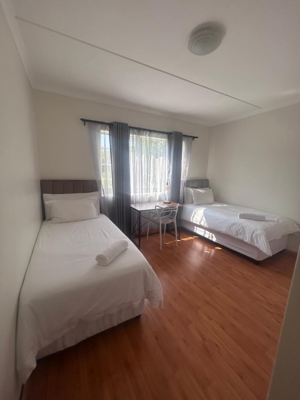 Modern , Spotless Townhouse in Quiet Estate - Pietermaritzburg Villa in KwaZulu-Natal