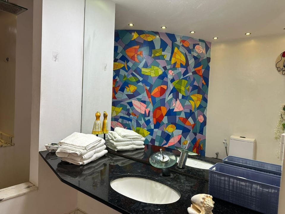 Toilet, Bathroom, towels