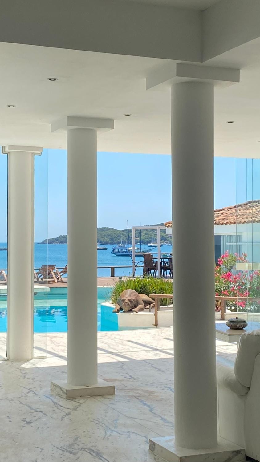 Living room, Pool view, Sea view