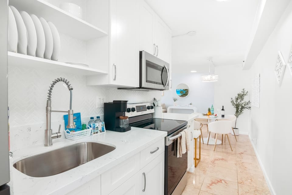Kitchen or kitchenette, pet friendly, stove