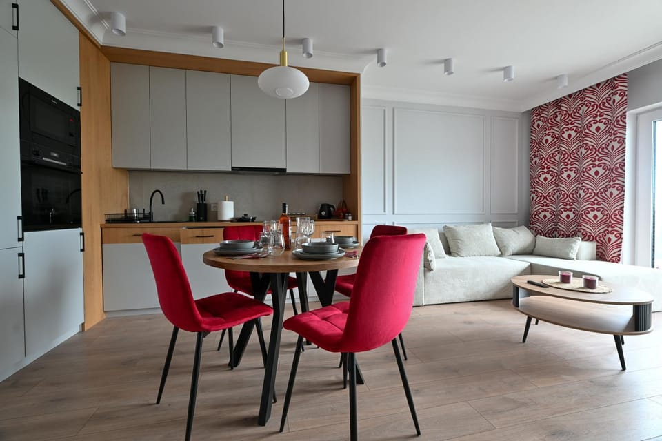 Kitchen or kitchenette, Living room, Seating area, Dining area