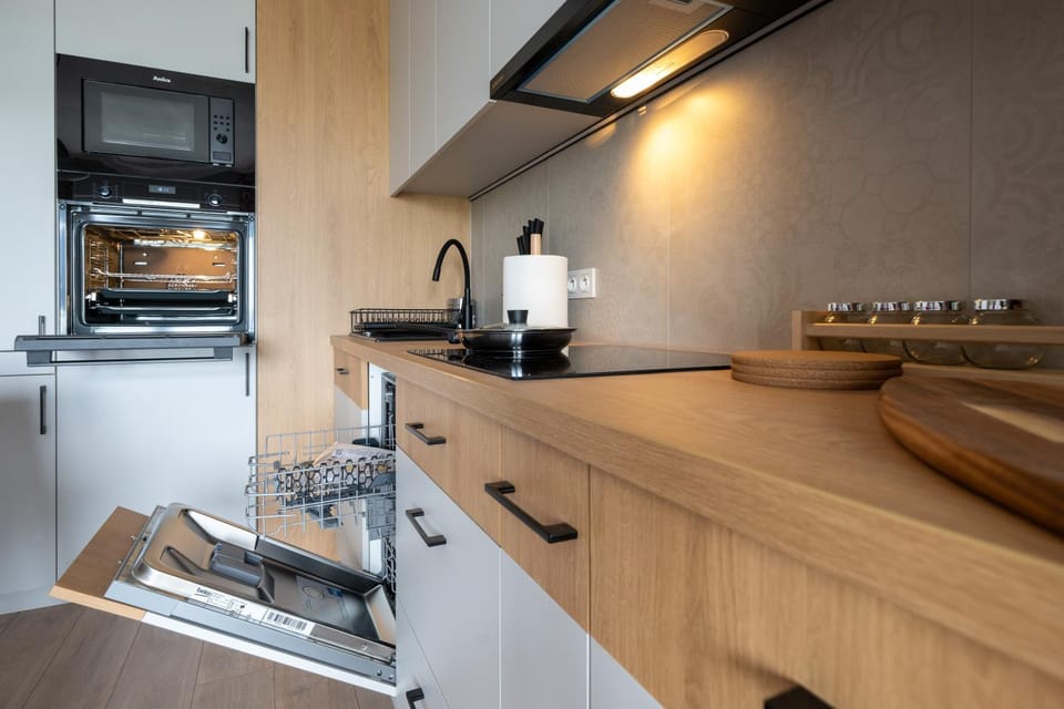 Kitchen or kitchenette, dishwasher, pet friendly, stove