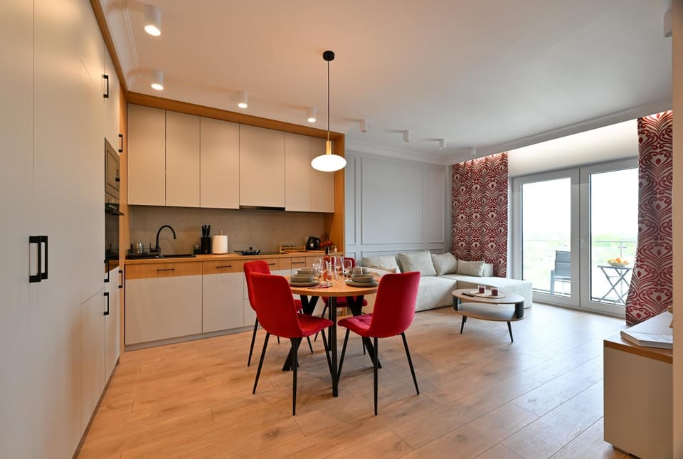 Kitchen or kitchenette, Living room, Seating area, Dining area