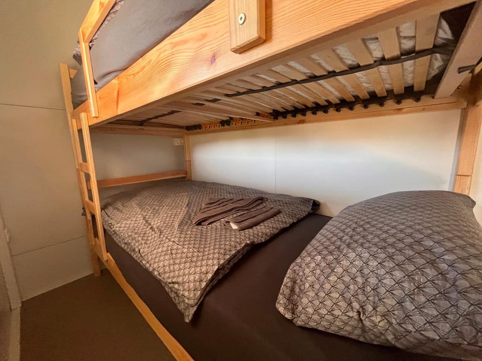 Bed, bunk bed