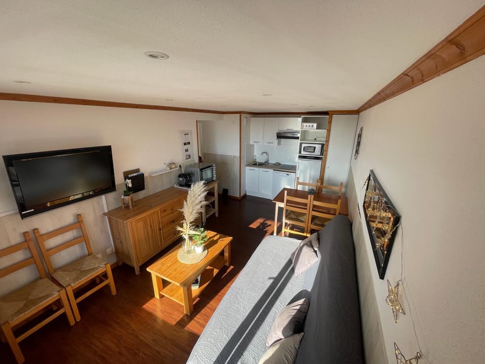 Living room, kitchen