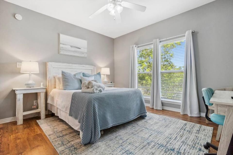 4013 One minute to beach Two pools dog friendly House in Alabama