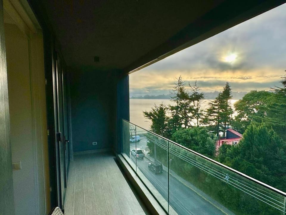 Balcony/Terrace, Lake view