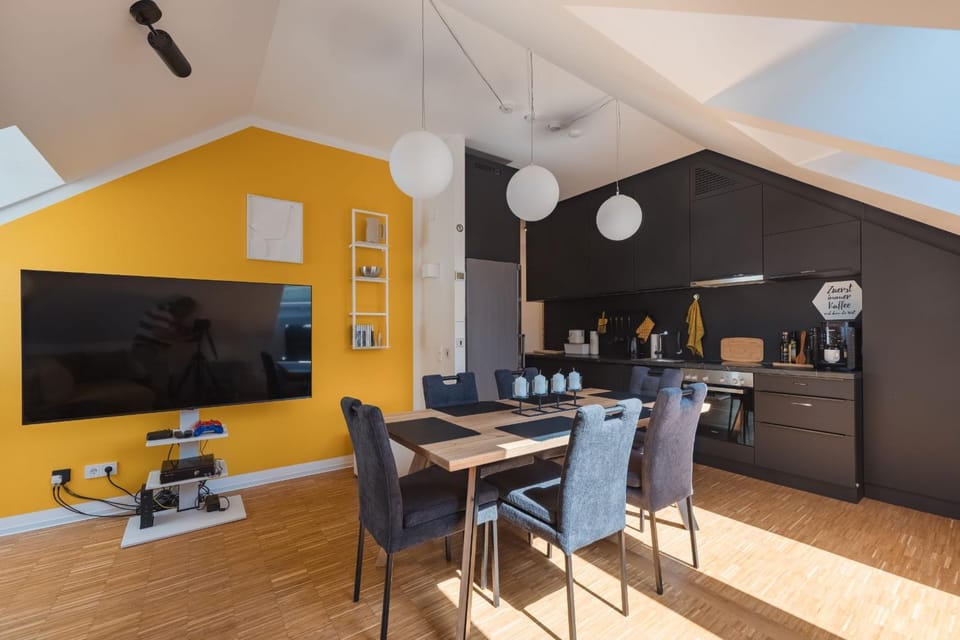 Game Room, TV and multimedia, Kitchen or kitchenette, Business facilities, Dining area, Food, Lunch, Dinner, kitchen