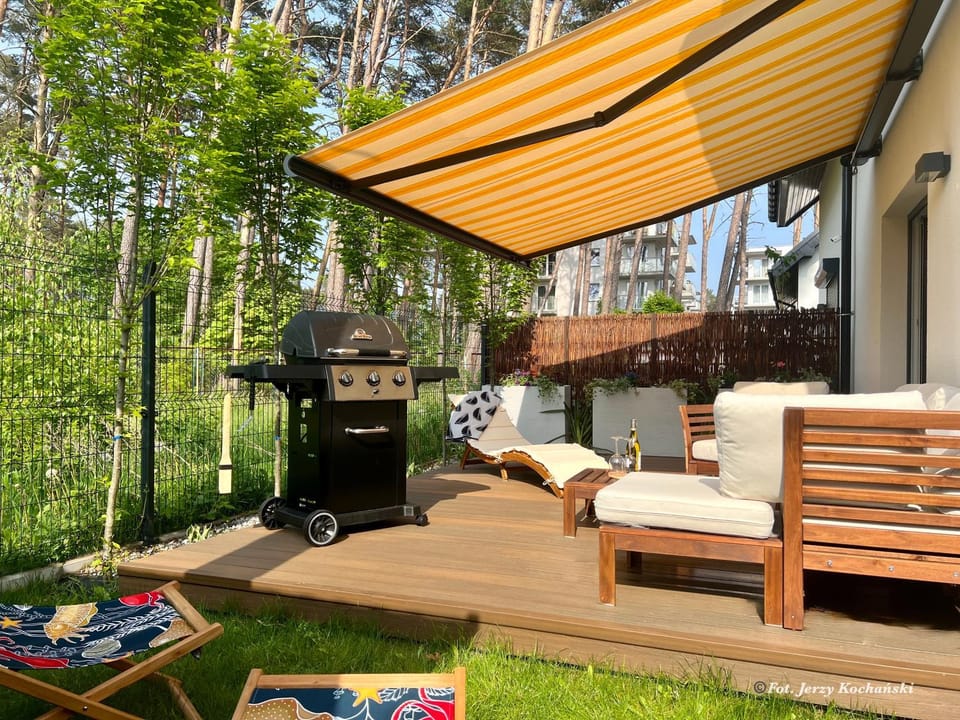 Natural landscape, BBQ facilities, Seating area, Garden view