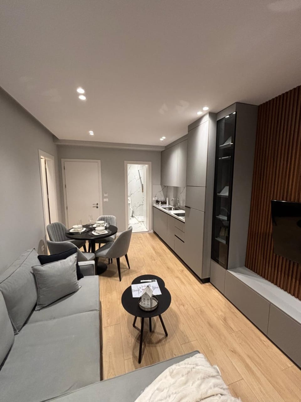 TV and multimedia, Living room, Seating area