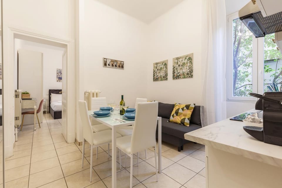 Kitchen or kitchenette, Living room, Dining area