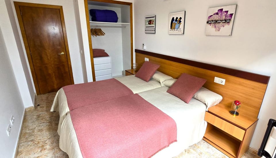 Bed, Photo of the whole room, Bedroom, wardrobe
