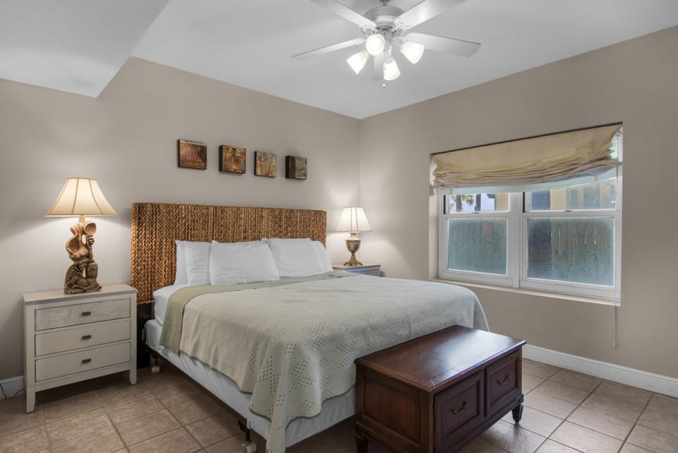 Beach Front, Family Tides 103, Free Activities Included! Apartment in Okaloosa Island