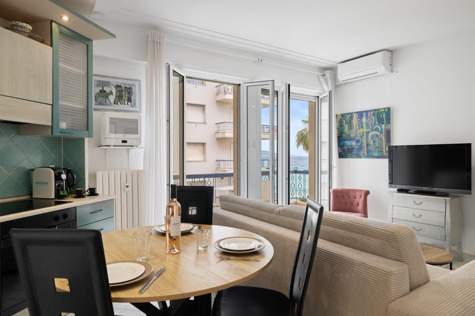 LA PISCINE - Bord de Mer - Clim - Parking Vue Mer Apartment in Roquebrune-Cap-Martin