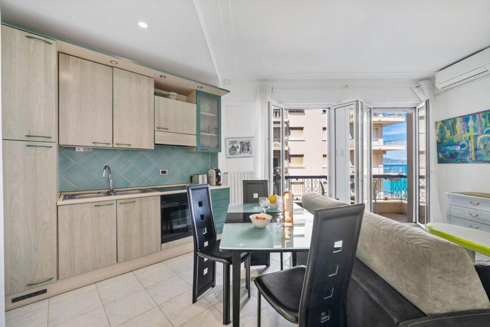 LA PISCINE - Bord de Mer - Clim - Parking Vue Mer Apartment in Roquebrune-Cap-Martin