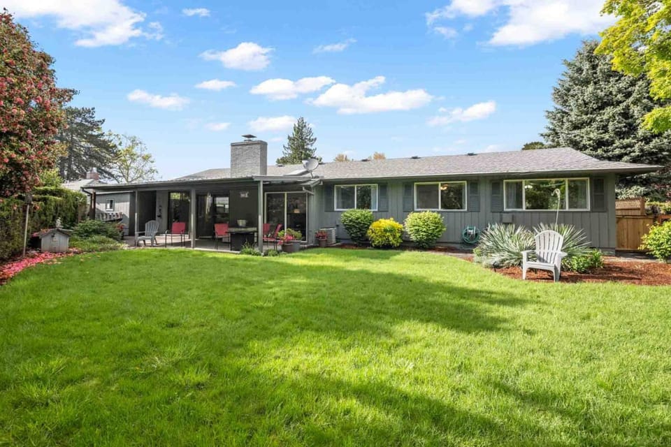 Jim and Shirley's Cukoo's Nest House in Hillsboro