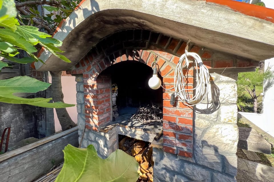 Patio, BBQ facilities