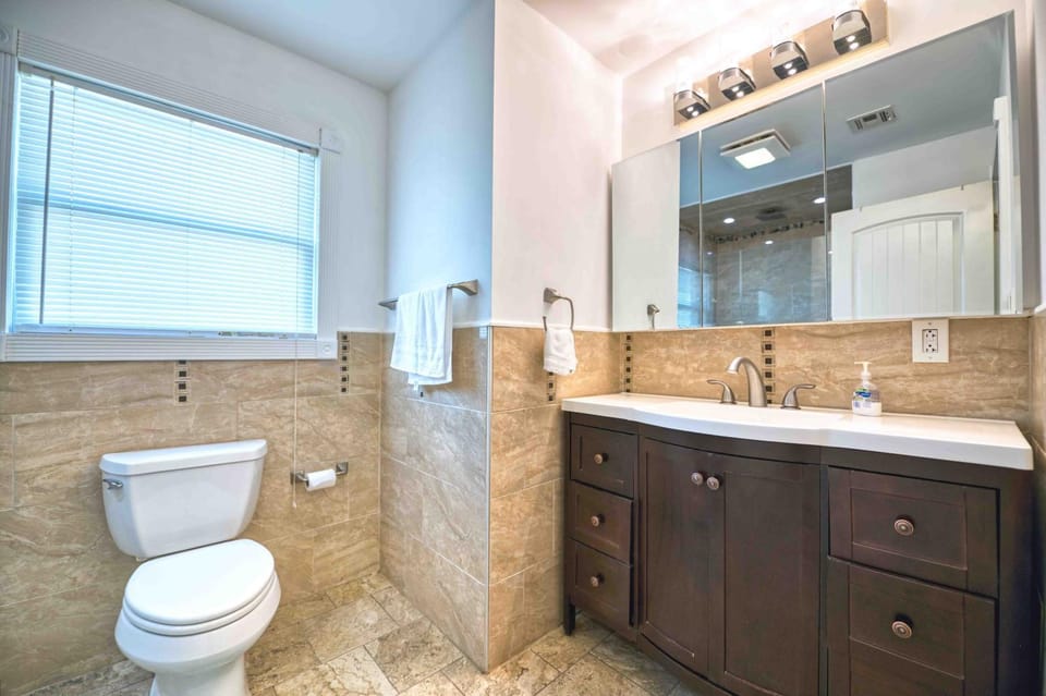 Toilet, Bathroom
