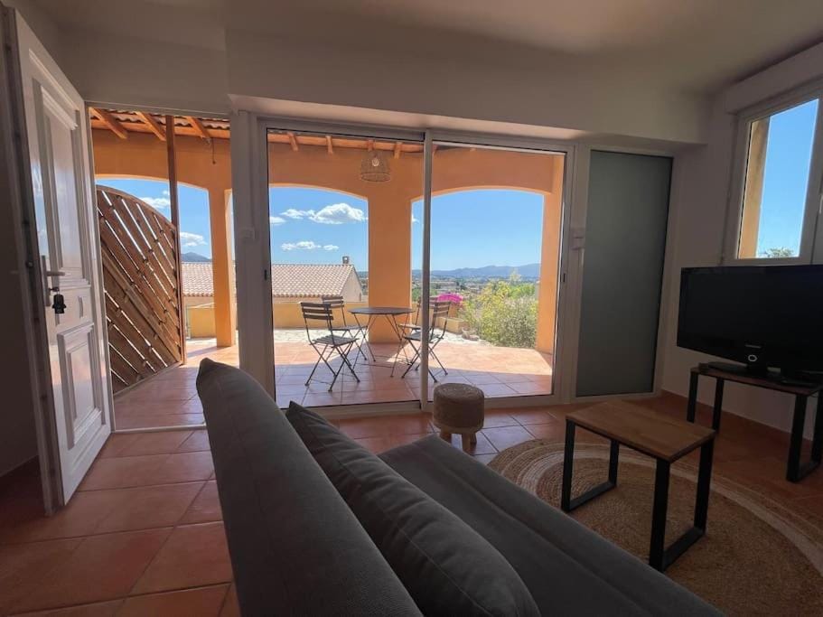Maisonnette calme vue collines House in Marseille