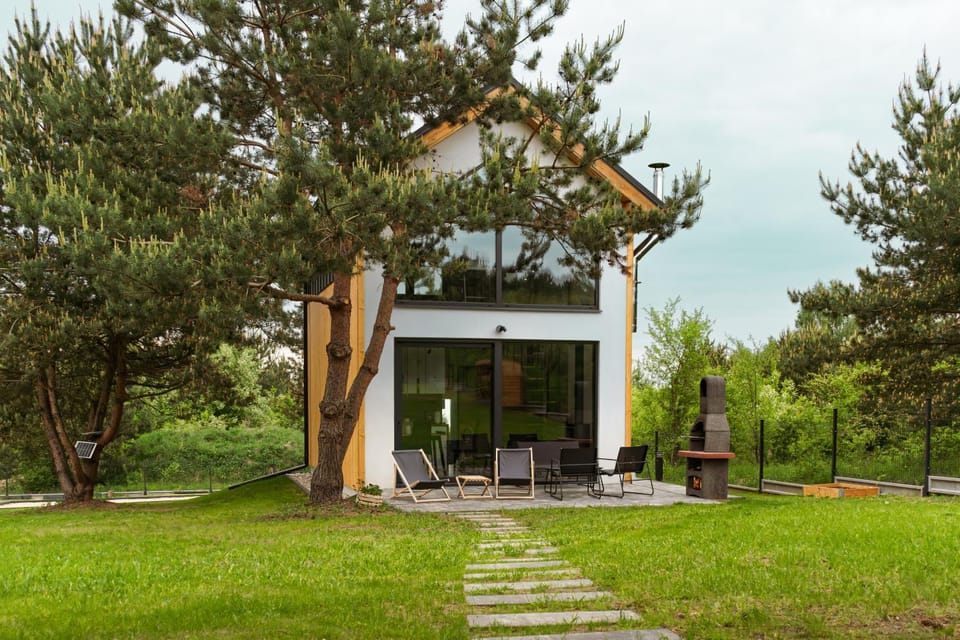 Property building, Spring, Day, Natural landscape, Garden, Garden view