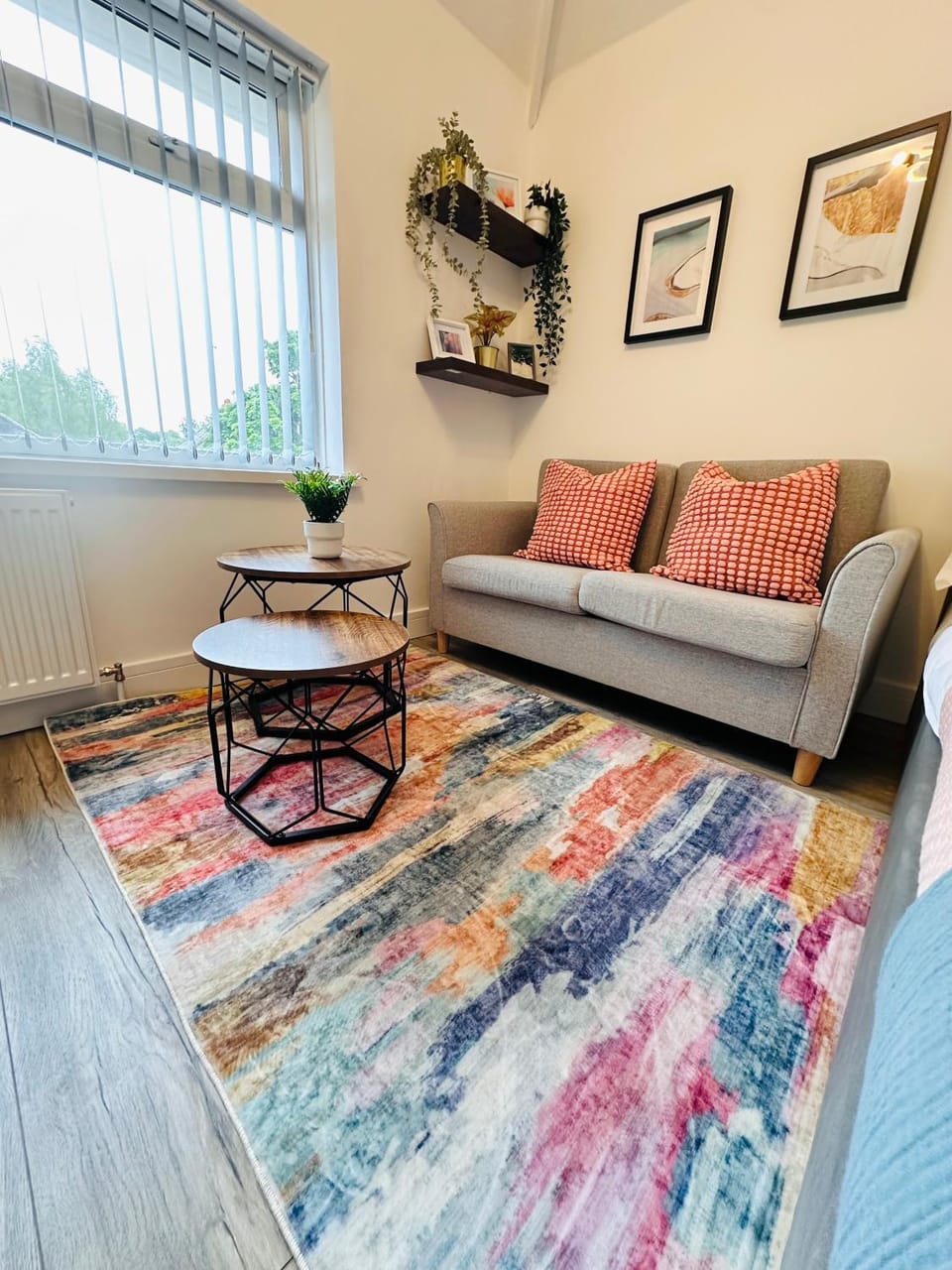 Comfortable Private self-contained Room in Birmingham Selly Oak with own Kitchenette and shared bathroom R3 Bed and Breakfast in Birmingham