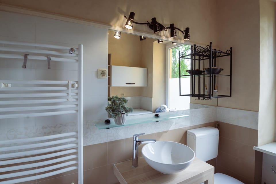 Shower, Toilet, Bathroom, washing machine